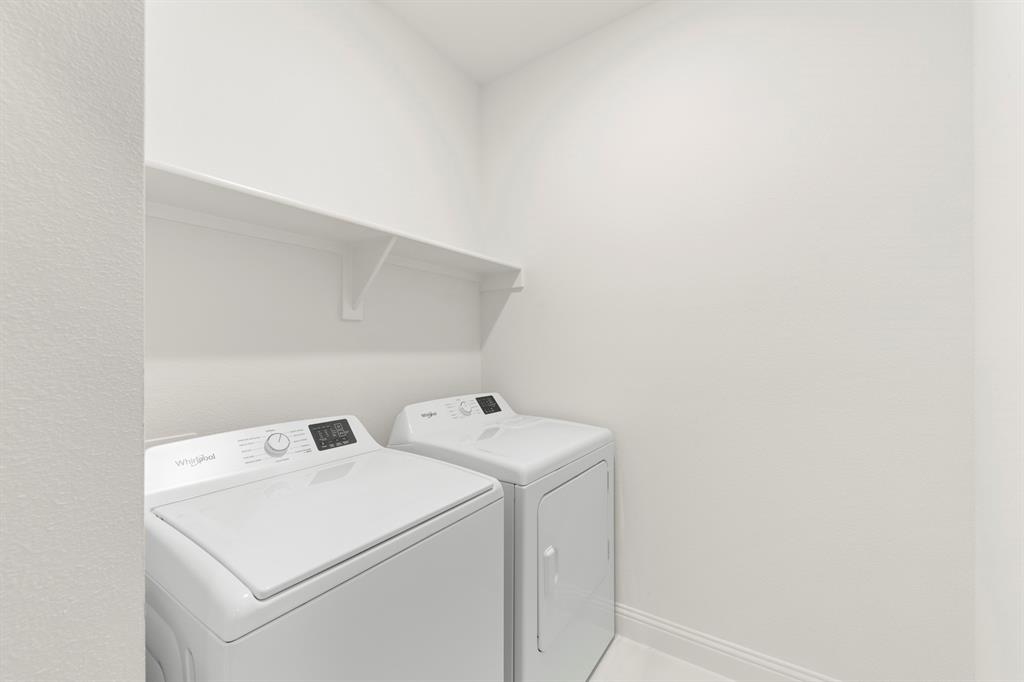 2522 Campden Mews Property Photo 17