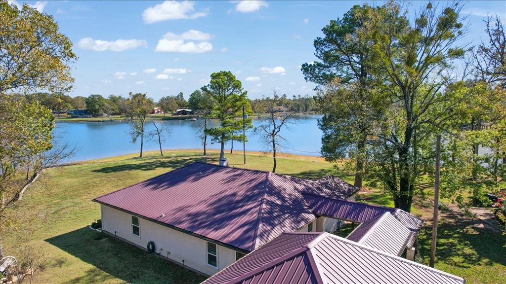 324 County Road 3172 Property Photo 1