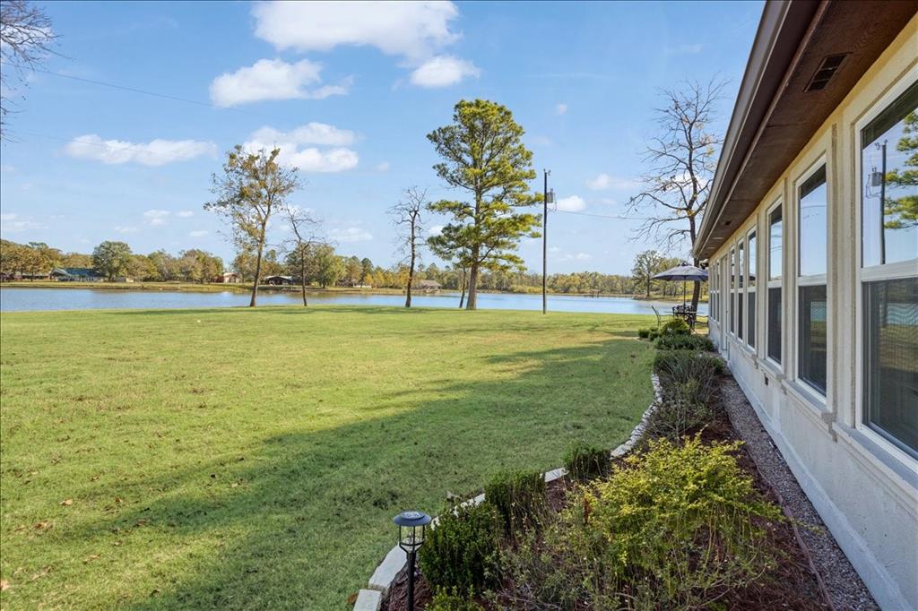 324 County Road 3172 Property Photo 23