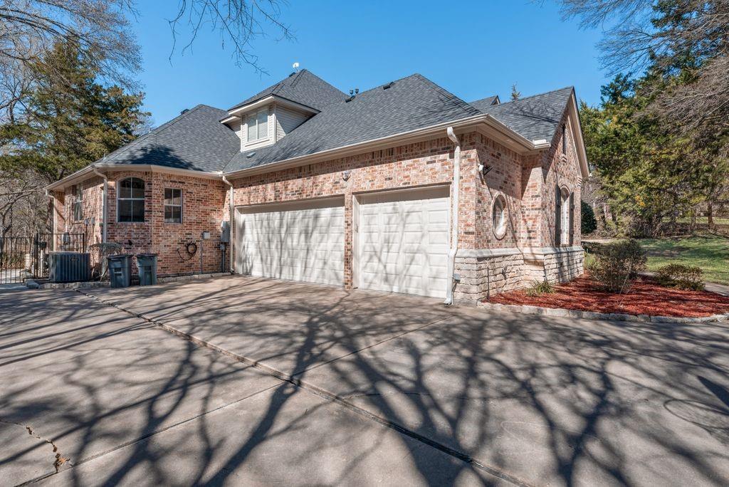 7831 Clark Court Property Photo 4