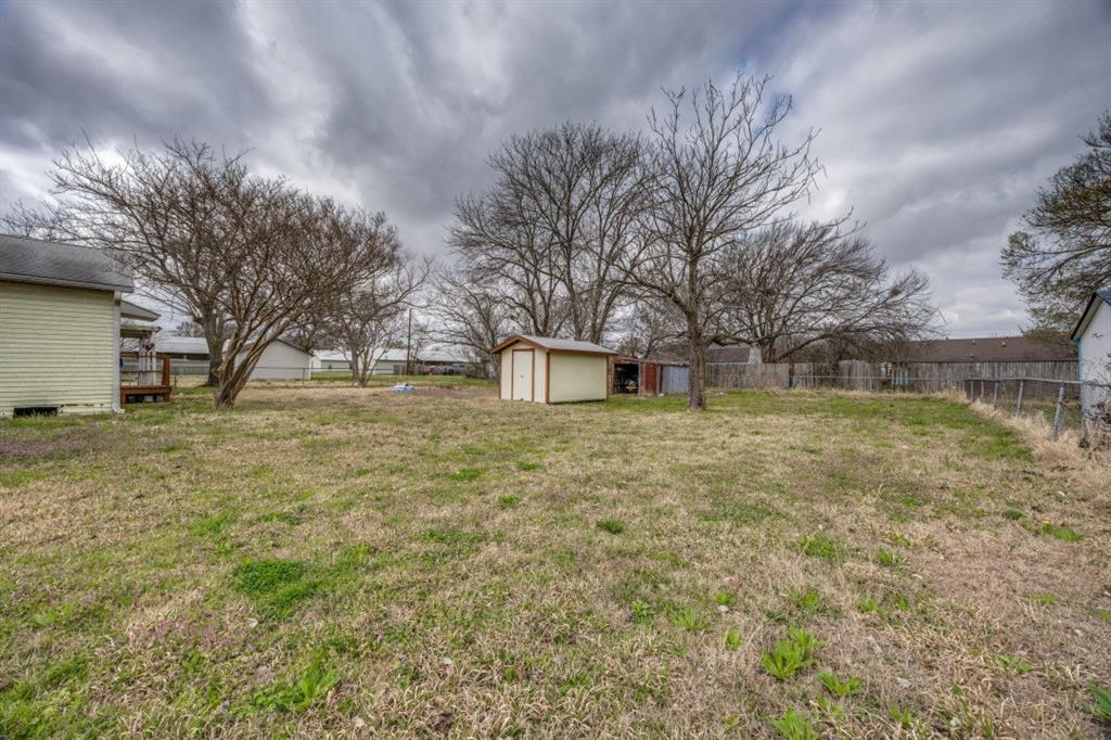 308 N Bois D Arc Street Property Photo 11