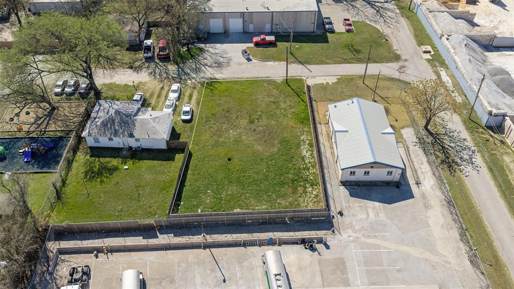 2309 Johnson Road Property Photo 4