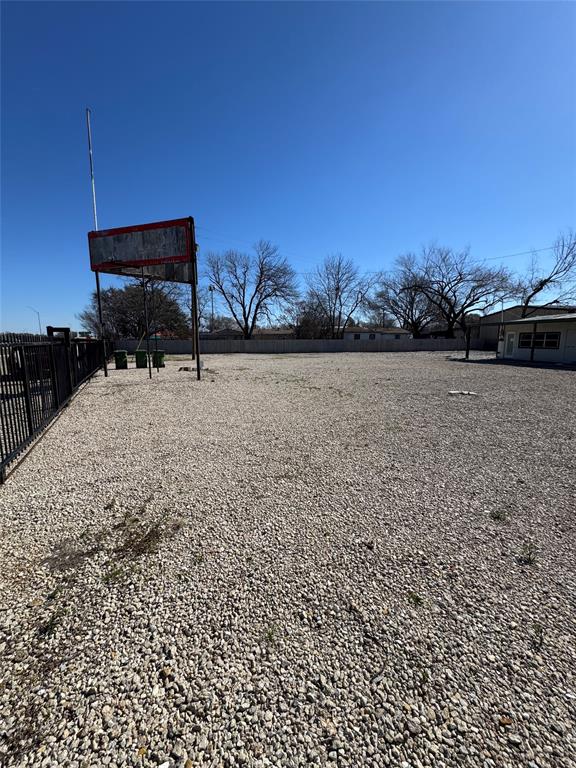 1301 N Us-175