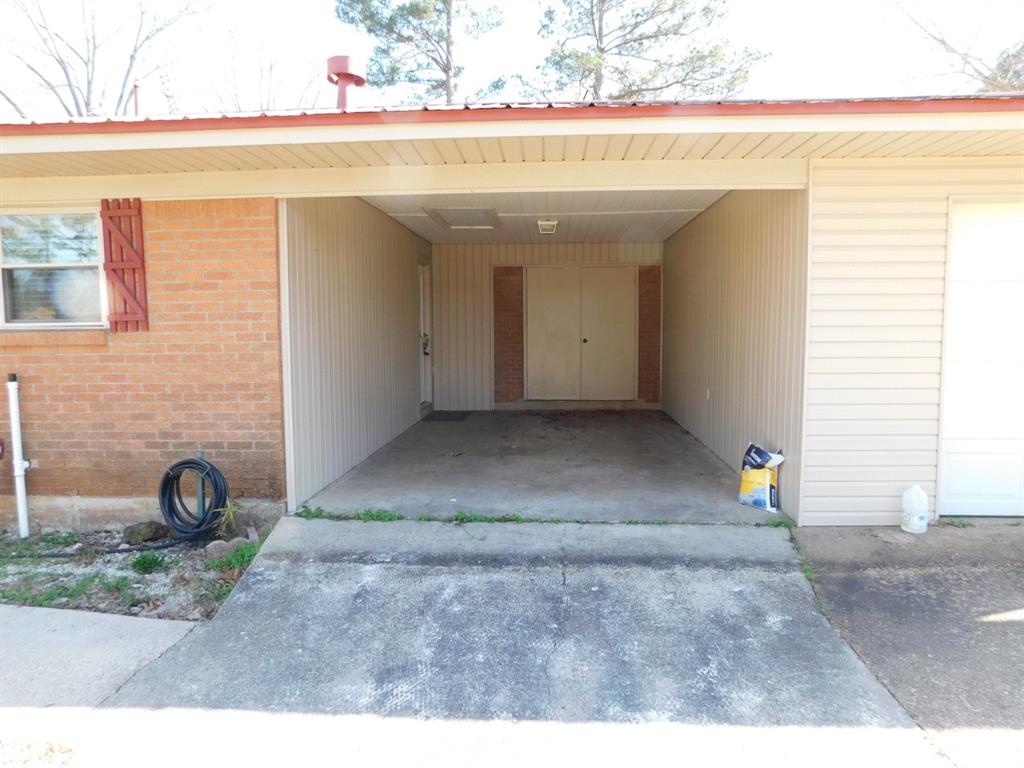 214 Springhill Airport Loop Property Photo 4