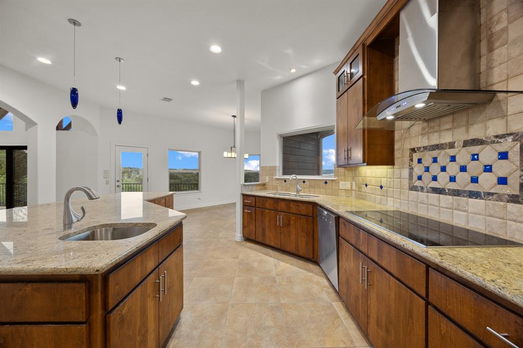 18302 Austin Boulevard Property Photo 11