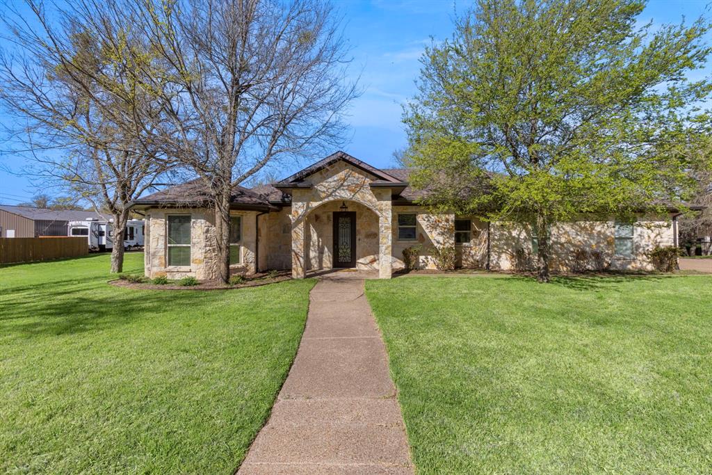 139 Saddlewood