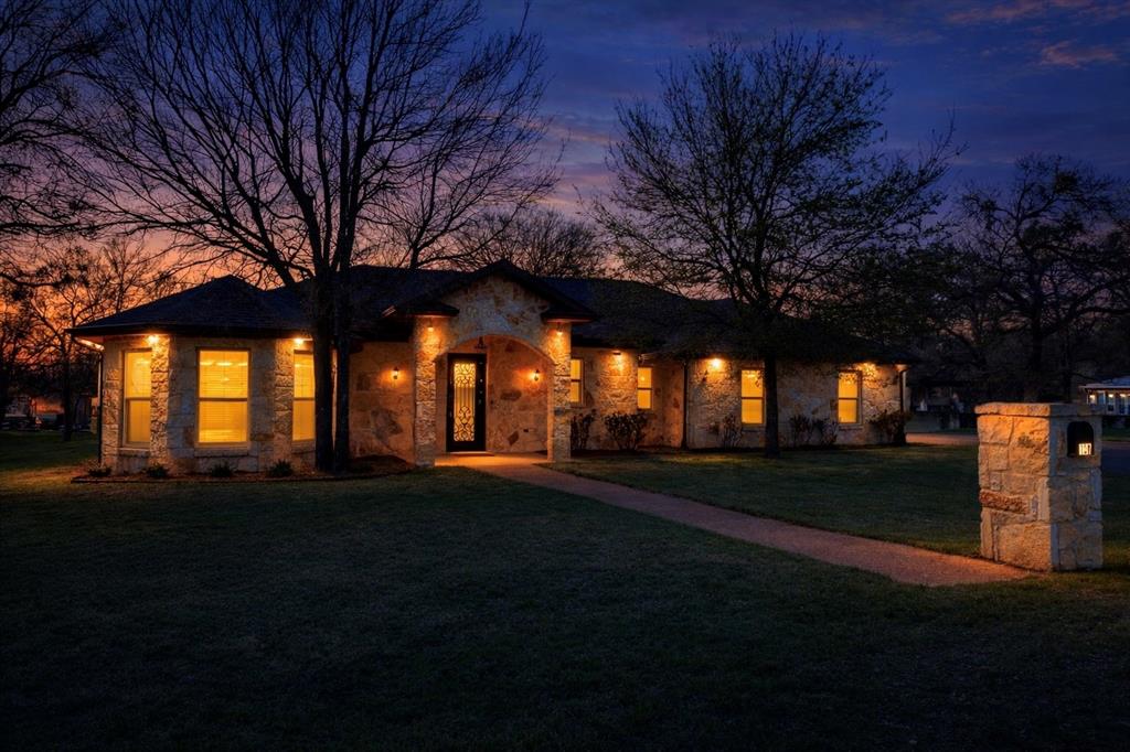 139 Saddlewood Property Photo 2