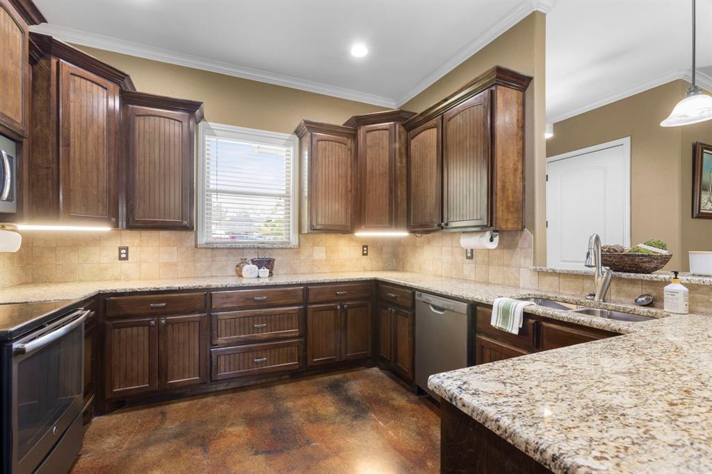 139 Saddlewood Property Photo 12
