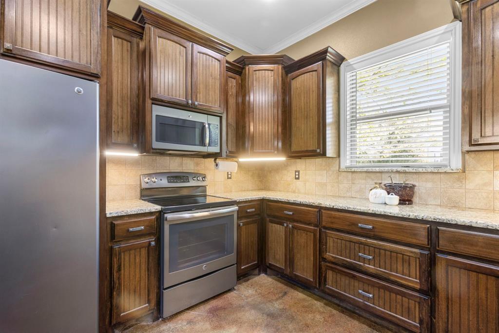 139 Saddlewood Property Photo 14