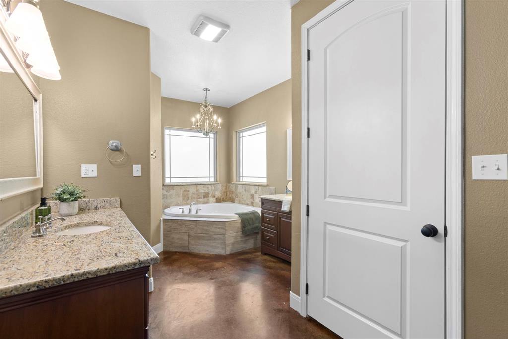 139 Saddlewood Property Photo 17