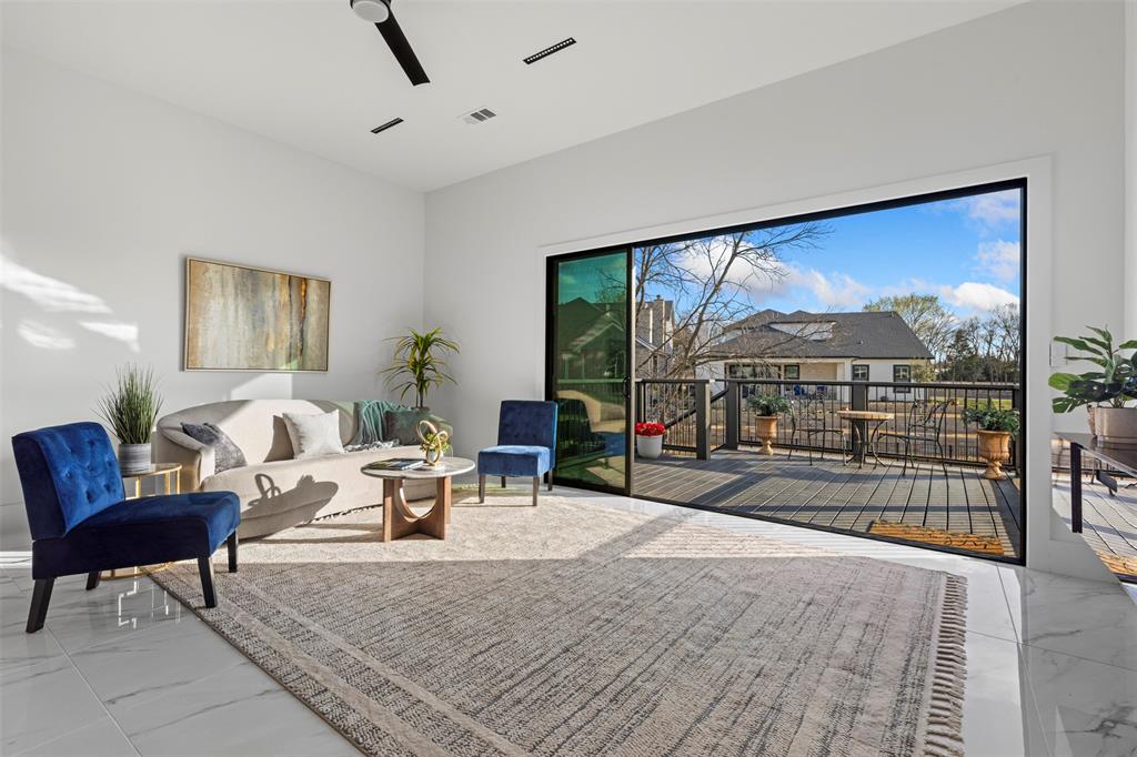 1022 Bow Street Property Photo 6