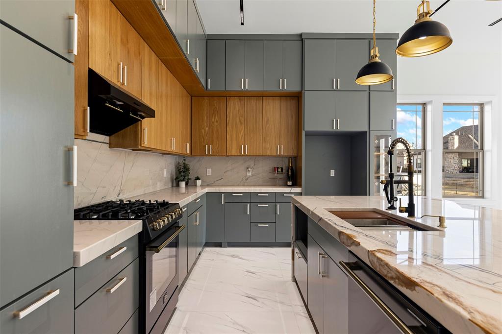1022 Bow Street Property Photo 12