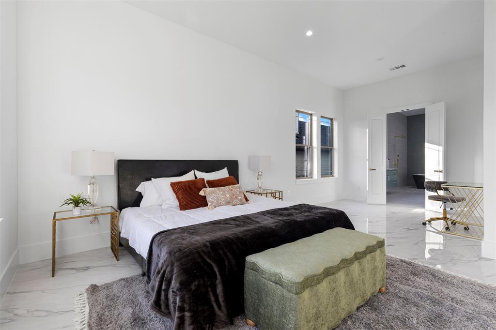 1022 Bow Street Property Photo 21