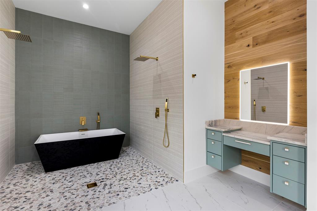 1022 Bow Street Property Photo 23