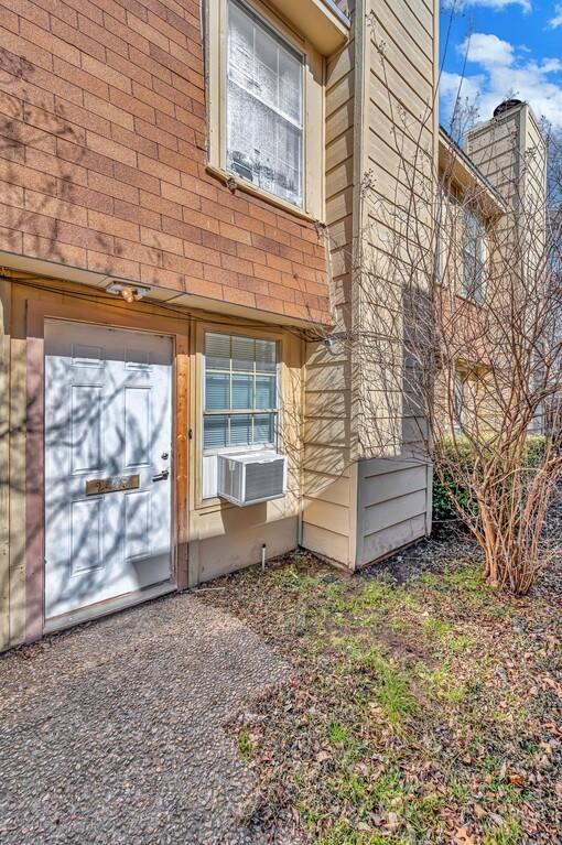 2409 Macarthur Drive Property Photo 1