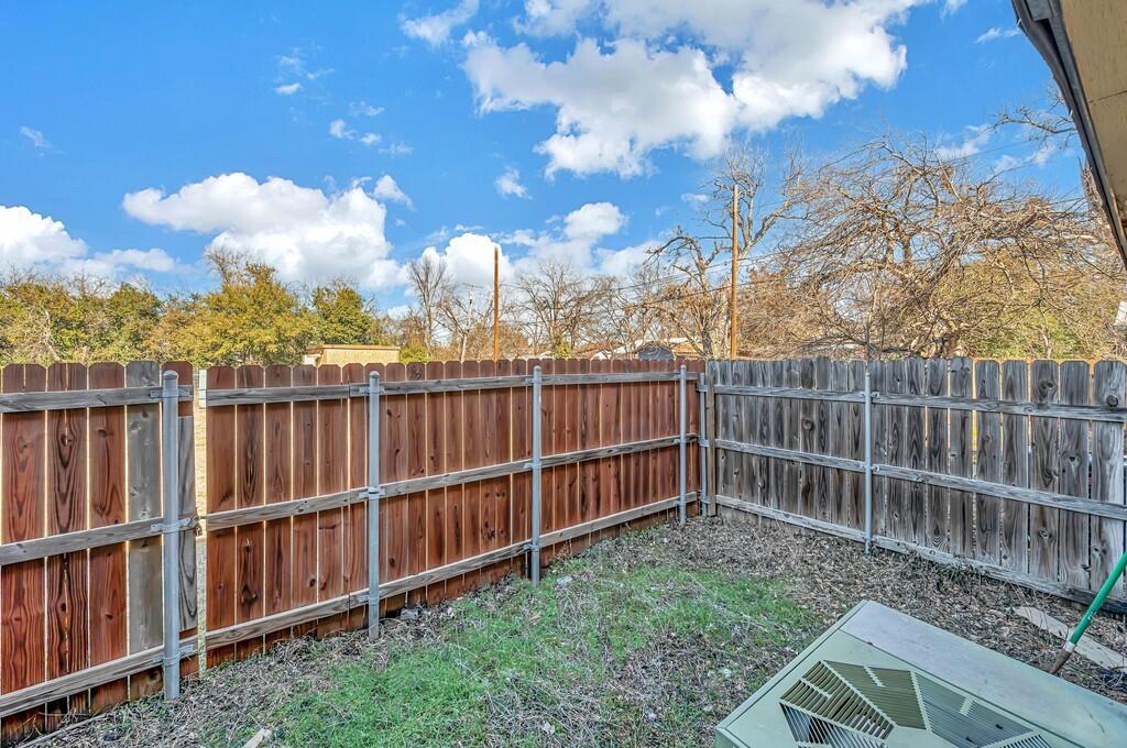 2409 Macarthur Drive Property Photo 17