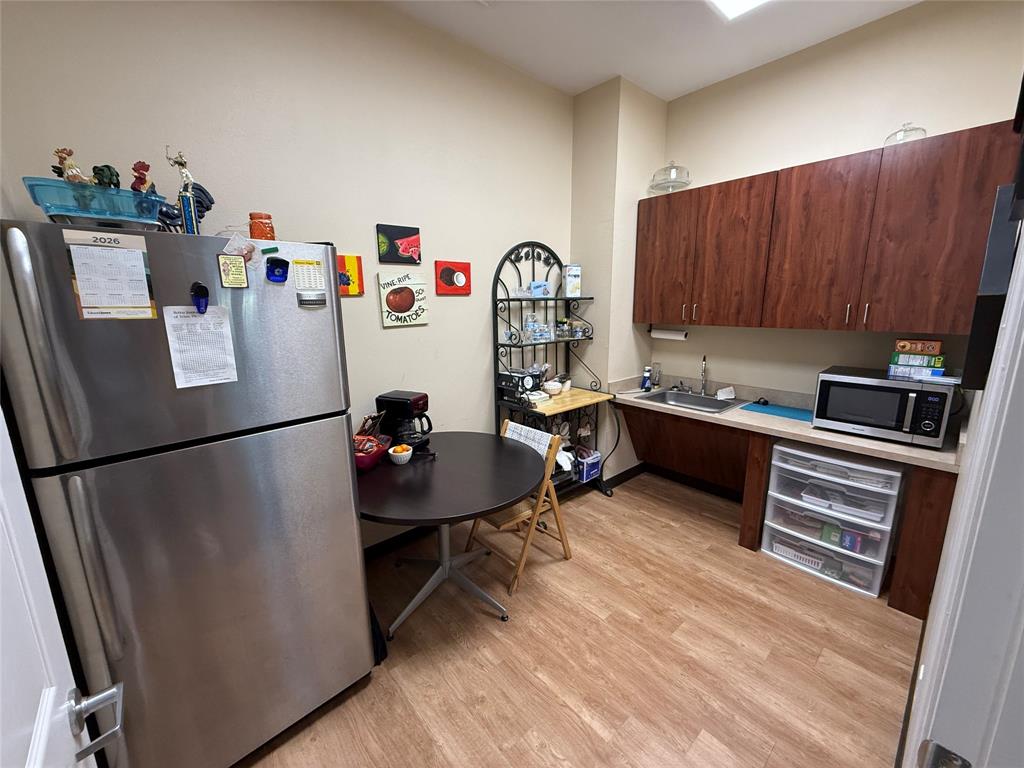 2214 Emery Street Property Photo 6