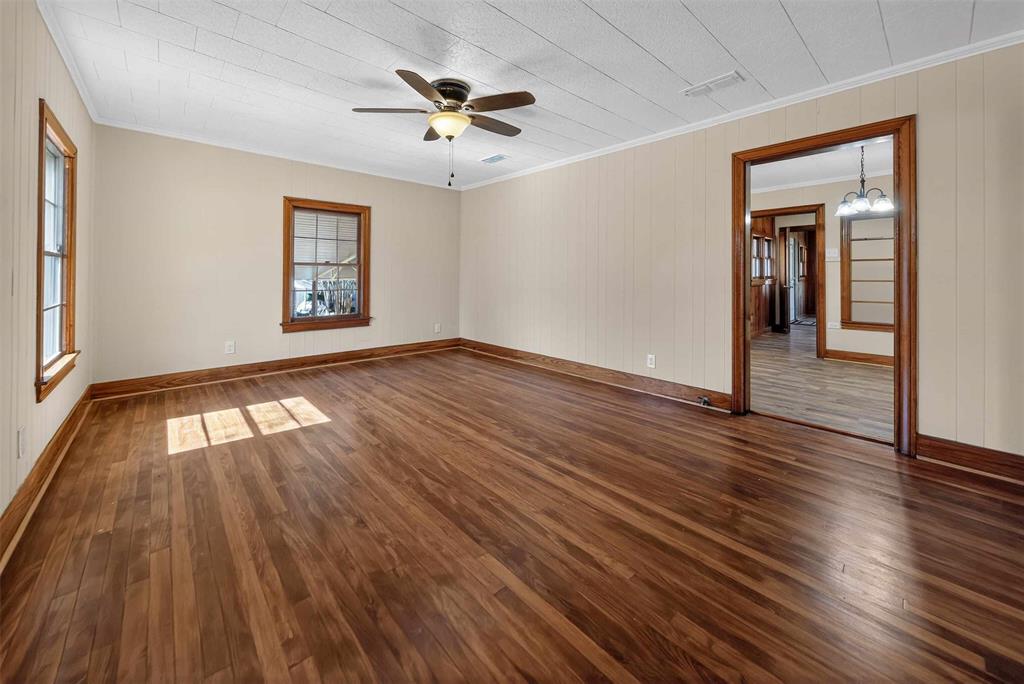 404 Rogers Avenue Property Photo 11