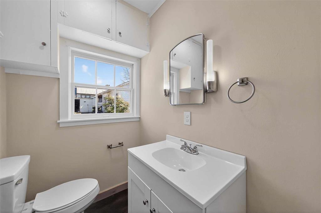 404 Rogers Avenue Property Photo 33