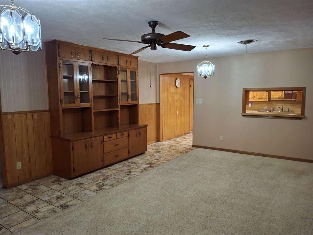 602 West Street Property Photo 8