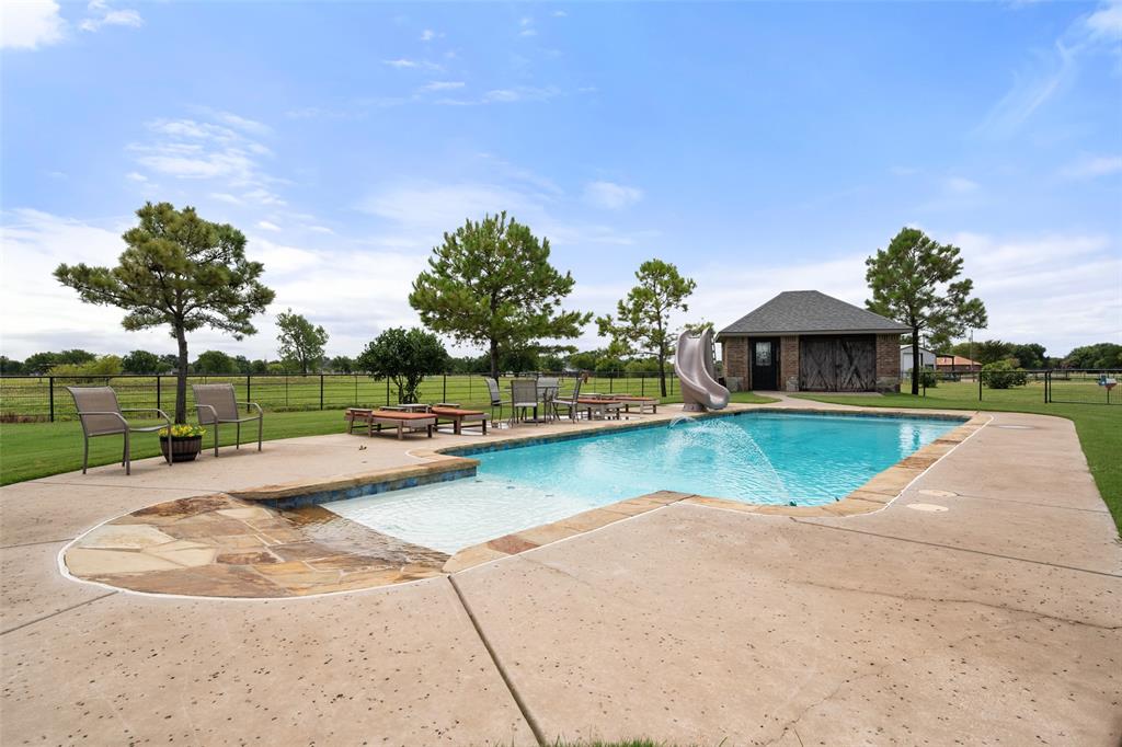 606 Sunset Point Property Photo 1