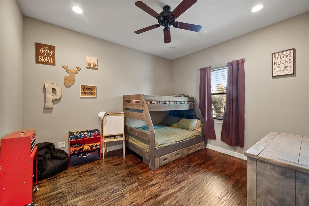 606 Sunset Point Property Photo 15