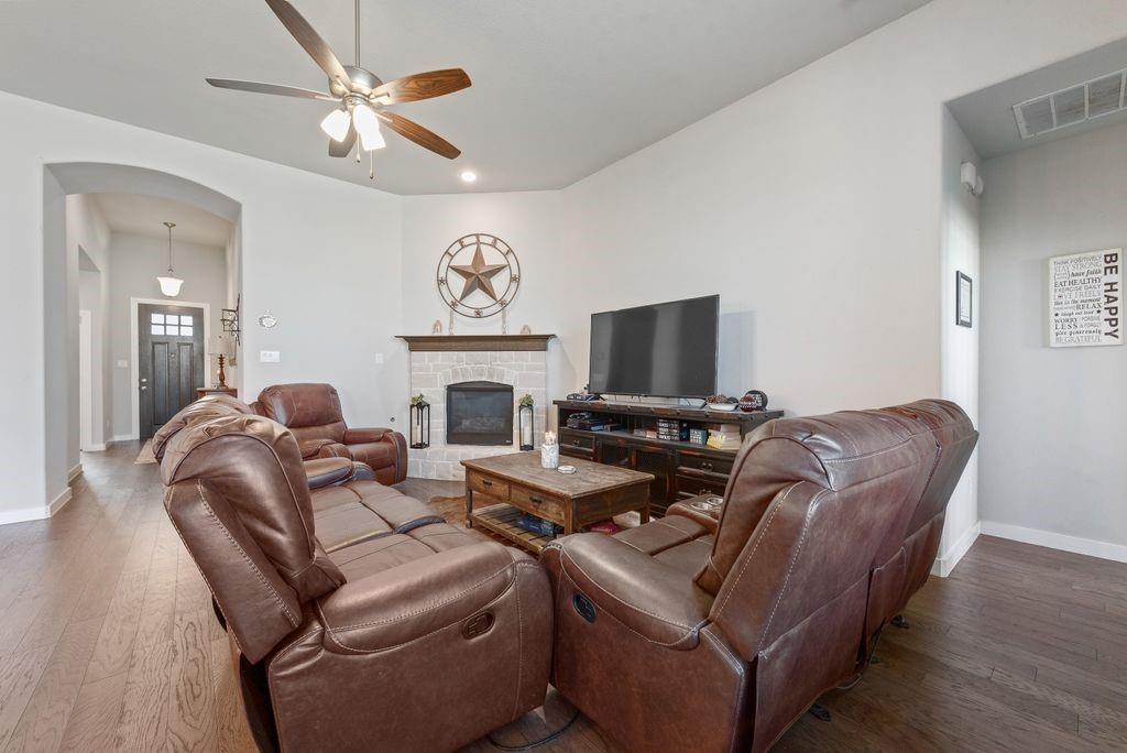 1308 E Swan Trail Property Photo 4