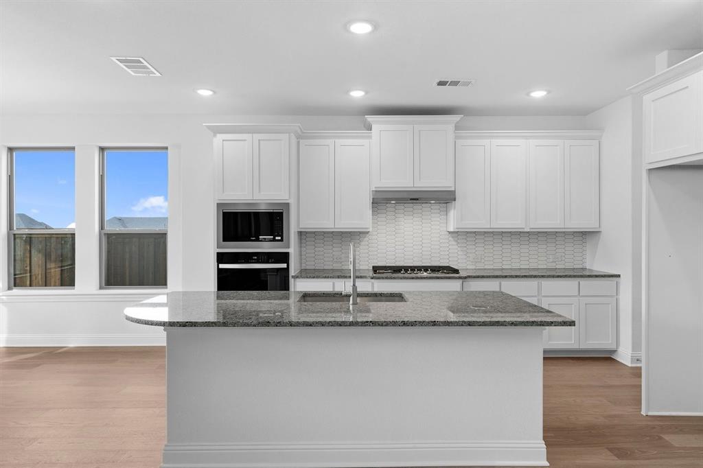 609 Dublin Drive Property Photo 8