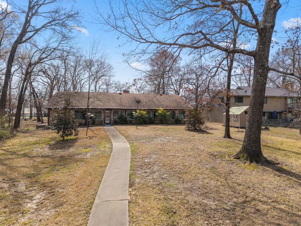 615 Private Road 5881 Property Photo 10