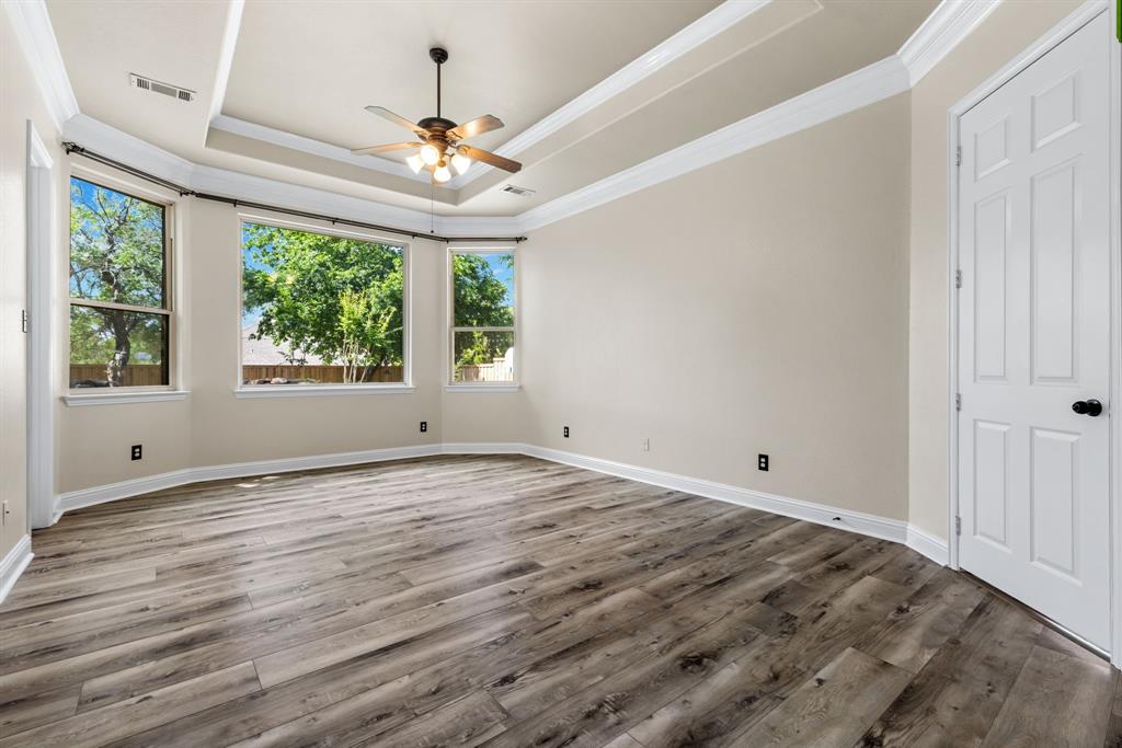 2405 Highgate Drive Property Photo 11