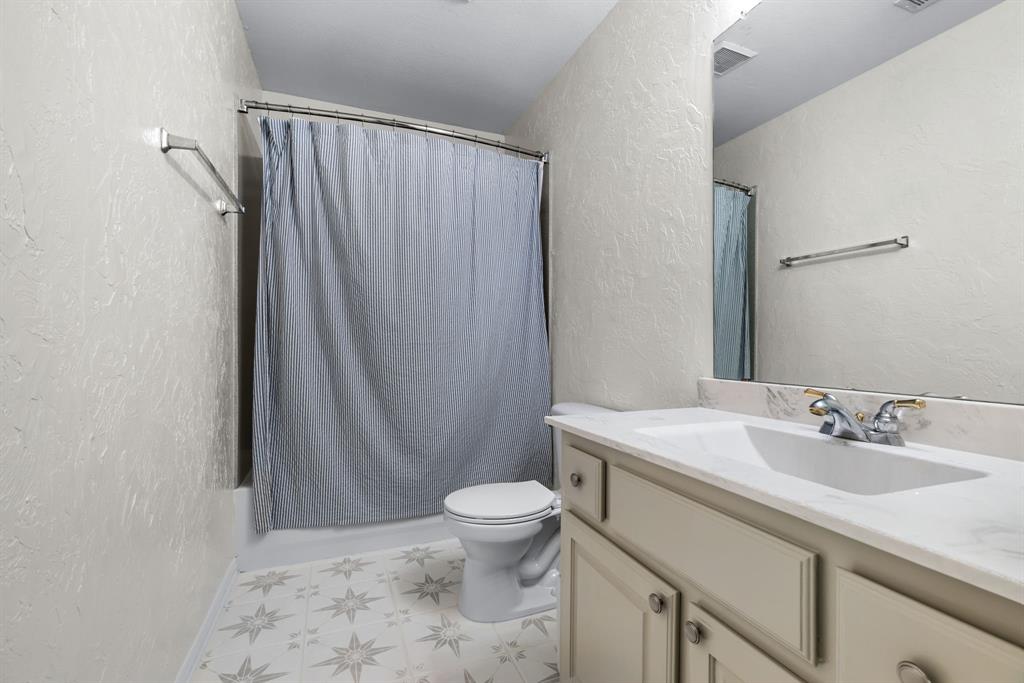 2405 Highgate Drive Property Photo 26