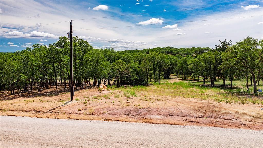 310 Rolling Bend Property Photo 8