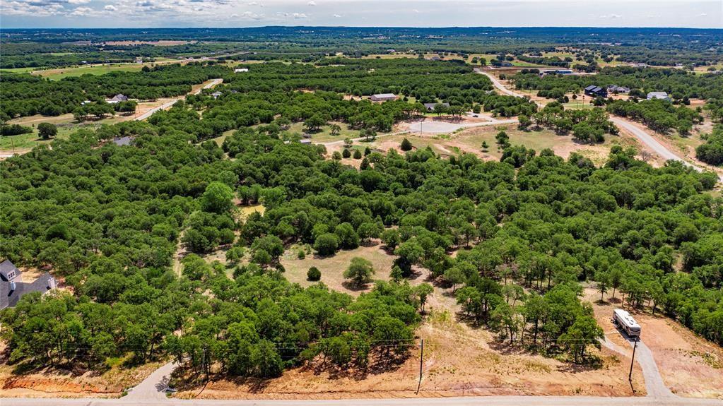 310 Rolling Bend Property Photo 9