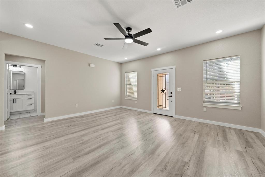 2509 Stewart Drive Property Photo 2