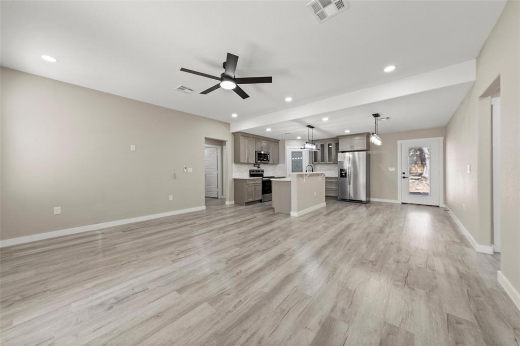 2509 Stewart Drive Property Photo 3