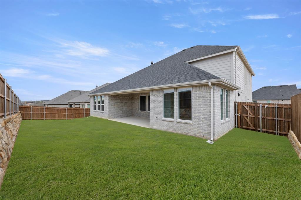 605 Aberdeen Lane Property Photo 4