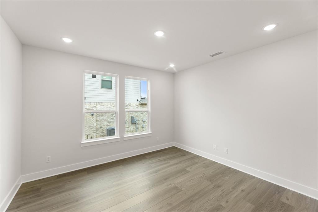 605 Aberdeen Lane Property Photo 17