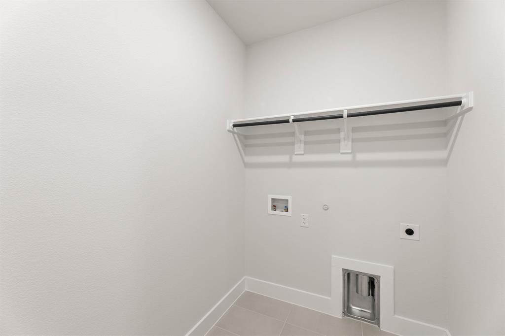 605 Aberdeen Lane Property Photo 18