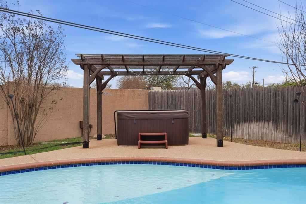 17 Cherry Hills Property Photo 37