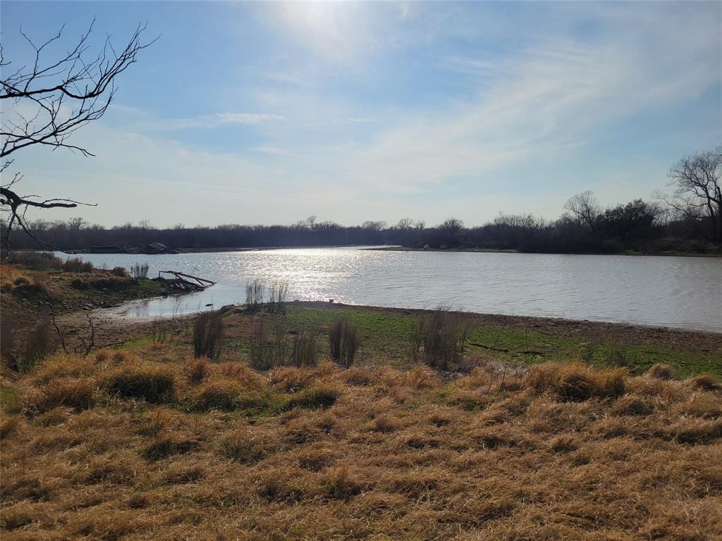 2371 Live Oak Drive Property Photo 3