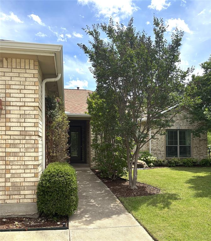 8925 Crestview Drive Property Photo 2