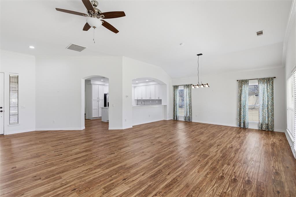 8925 Crestview Drive Property Photo 6