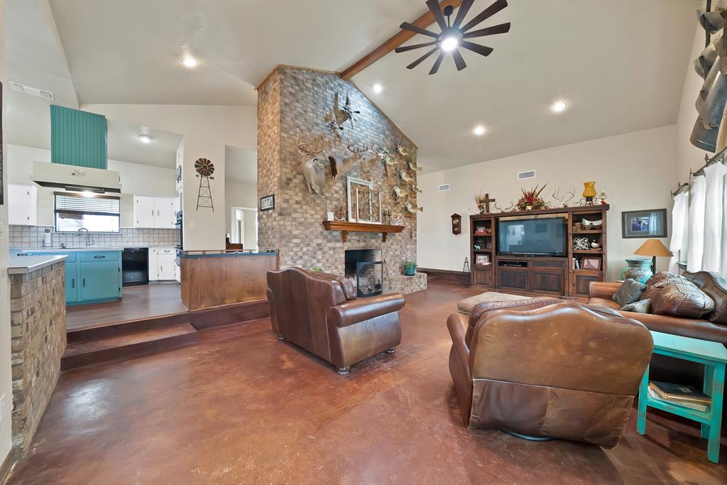 117 Hudson Lane Property Photo 8