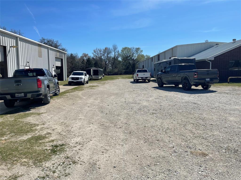 423 State Highway 75 Property Photo 21