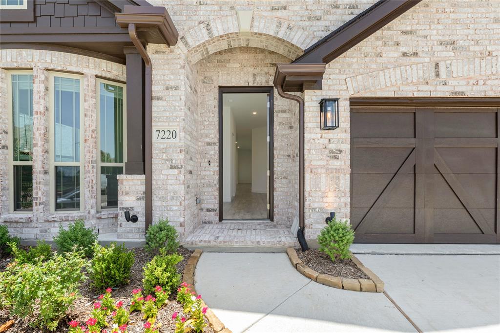 7220 Cherry Blossom Lane Property Photo 4