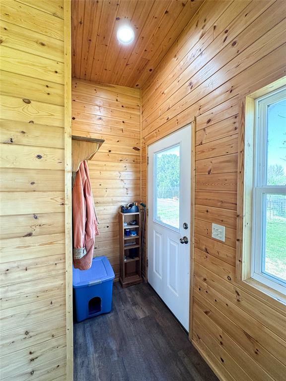 1209 Taylor Avenue Property Photo 3