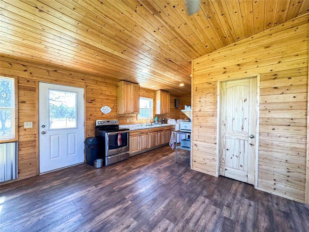 1209 Taylor Avenue Property Photo 6