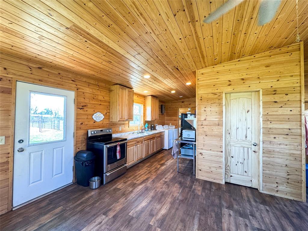 1209 Taylor Avenue Property Photo 7