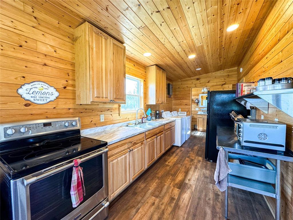 1209 Taylor Avenue Property Photo 8