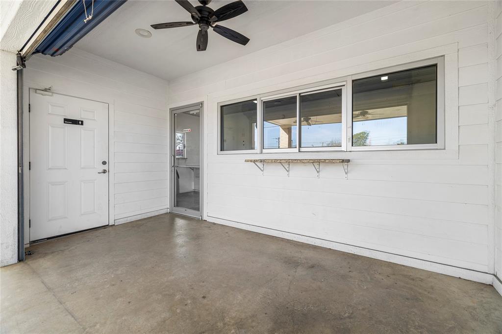207 N Henderso Boulevard Property Photo 18